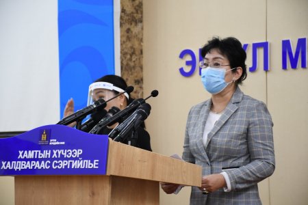 Коронавирус шүлсээр халдварладаг тул иргэд олноороо цуглаж, дуулж хуурдах нь эрсдэлтэй