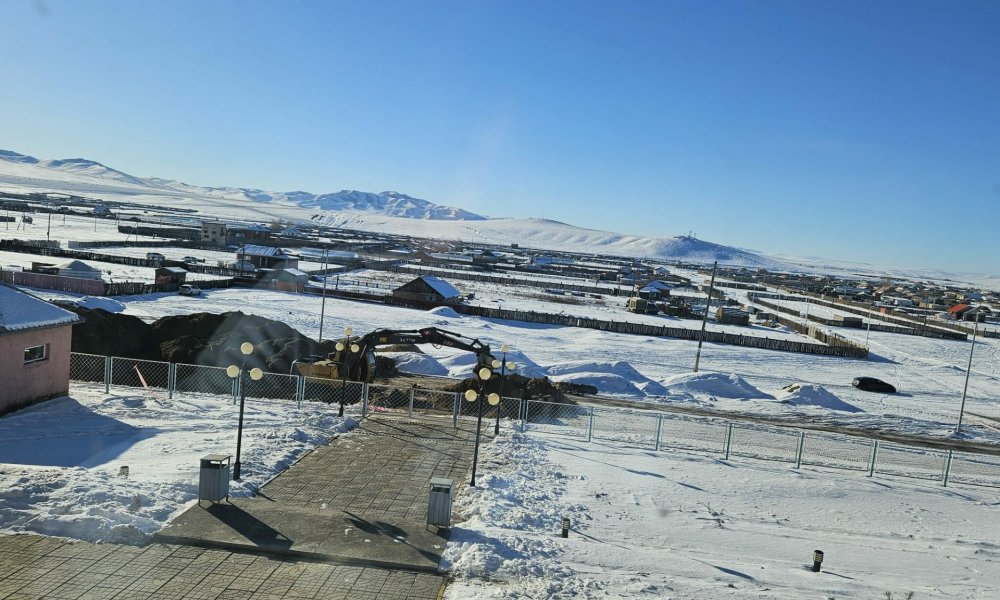 Мандал сумын Хэрх тосгоны ЭМТ-д Нэгдсэн үндэсний байгууллагын хүүхдийн сангийн дэмжлэгтэй цэвэрлэх байгууламж суурилуулах ажил хийгдэж байна.