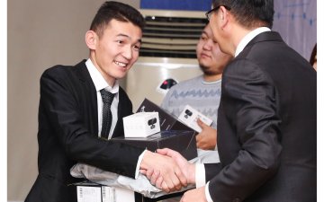 “MEDLE” АНХНЫ ЦАХИМ СУРГУУЛИЙН БАГШ НАРТ КОМПЬЮТЕР ГАРДУУЛЛАА