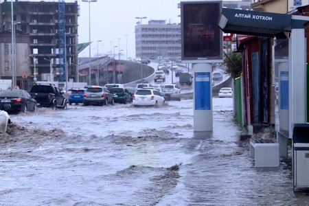 Нийслэлийн 1300 орчим км авто замын ердөө 15 хувь нь ус зайлуулах  шугам сүлжээтэй