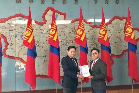 Дархан-Уул аймгийн ЗДТГ менежментийн тогтолцооны гэрчилгээтэй болов