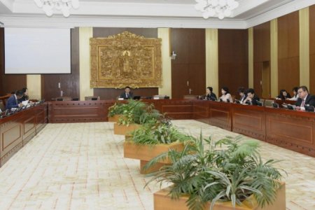 Сум, дүүргийн Засаг дарга харъяа сургууль, цэцэрлэгийнхээ эрхлэгчийг томилдог болохыг дэмжлээ