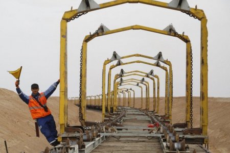 Тавантолгой-Зүүнбаянгийн эхний 21 км төмөр замыг угсарлаа