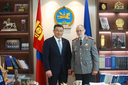 Хотын дарга Берлиний цэргийн тойргийн командлагч Юрген Ухтманн тэргүүтэй төлөөлөгчдийг хүлээн авч уулзлаа