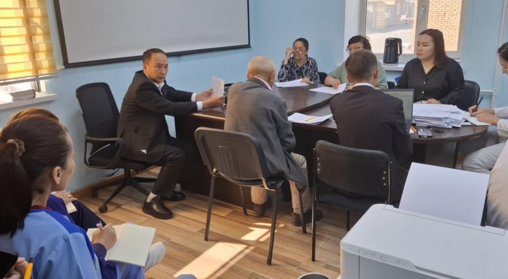 Өрхийн эрүүл мэндийн төвүүдэд хяналт, дүгнэлт хийж байна.