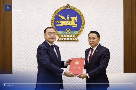 “МОНГОЛ УЛСЫН ХӨГЖЛИЙН 2025 ОНЫ ТӨЛӨВЛӨГӨӨ БАТЛАХ ТУХАЙ” УИХ-ЫН ТОГТООЛЫН ТӨСЛИЙГ ӨРГӨН БАРИЛАА