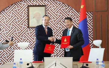 “МОНГОЛ УЛСАД ОЛОН ХЭЛ, ОЛОН СОЁЛТ БОЛОВСРОЛЫГ ХӨГЖҮҮЛЭХ ТУХАЙ ХАМТЫН АЖИЛЛАГААНЫ САНАМЖ БИЧИГ”-Т ГАРЫН ҮСЭГ ЗУРЛАА 