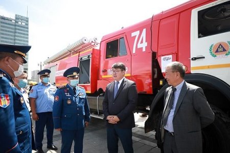Онцгой байдлын алба хаагчдад шаардлагатай тусгай тоноглол бүхий автомашин хүлээлгэн өглөө