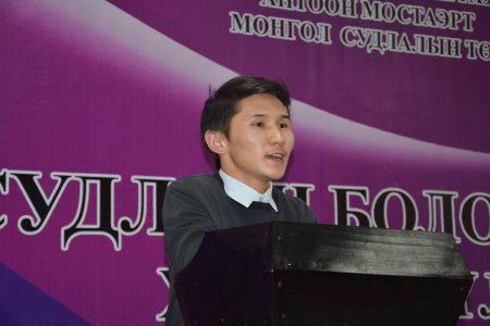 “Оюутан судлаач” тэтгэлэгт хөтөлбөрийн оюутан судлаач – Анхны доктор (Ph.D) Галсандоржийн БАТТҮШИГ