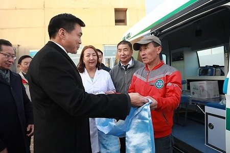 Багануур дүүргийн Эрүүл мэндийн төв бүрэн тоноглогдсон автомашинтай боллоо