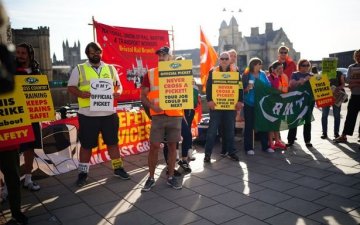 Их Британийн төмөр замын салбарын ажилтнууд сүүлийн 30 жилд байгаагүй томоохон ажил хаялт зарлажээ