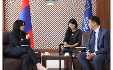 ӨМНӨГОВЬД ИХ СУРГУУЛИЙН ЦОГЦОЛБОР БАЙГУУЛАХ АСУУДЛААР “ОЮУ ТОЛГОЙ” КОМПАНИТАЙ ХАМТЫН АЖИЛЛАГААНЫ САНАМЖ БИЧИГ БАЙГУУЛАХААР БОЛЛОО