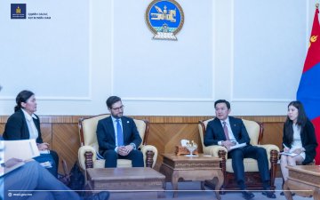 ЕВРОПЫН СЭРГЭЭН БОСГОЛТ, ХӨГЖЛИЙН БАНК ХӨРӨНГӨ ОРУУЛАЛТАА НЭМНЭ.