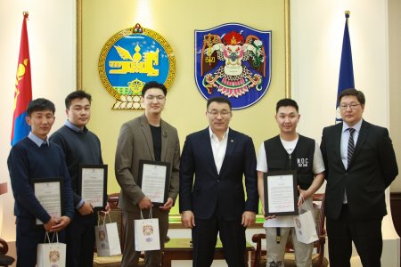 Бизнес эрхлэгчдийг дэмжиж ажиллахыг нийслэлийн бүх шатны албан тушаалтнуудад үүрэг болгов