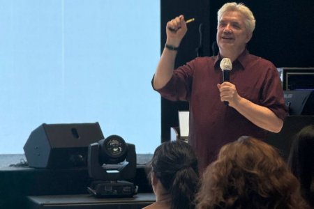 Германы доктор, профессор Томас Шрадер 1 сарын хугацаанд Эмгэг Судлалын Үндэсний Төвд ажиллалаа