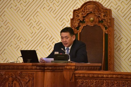 М.Энхболд: Надтай холбоотой ярьсан зүйлээ нотолж чадахгүй бол Ц.Нямдоржийг шүүхэд өгнө  