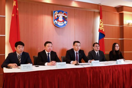 Улаанбаатар Чунчин хоттой Ах дүү хотын харилцаа тогтоолоо