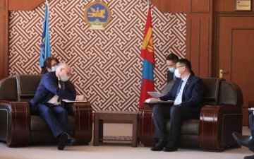 Education Minister meets U.S. Ambassador