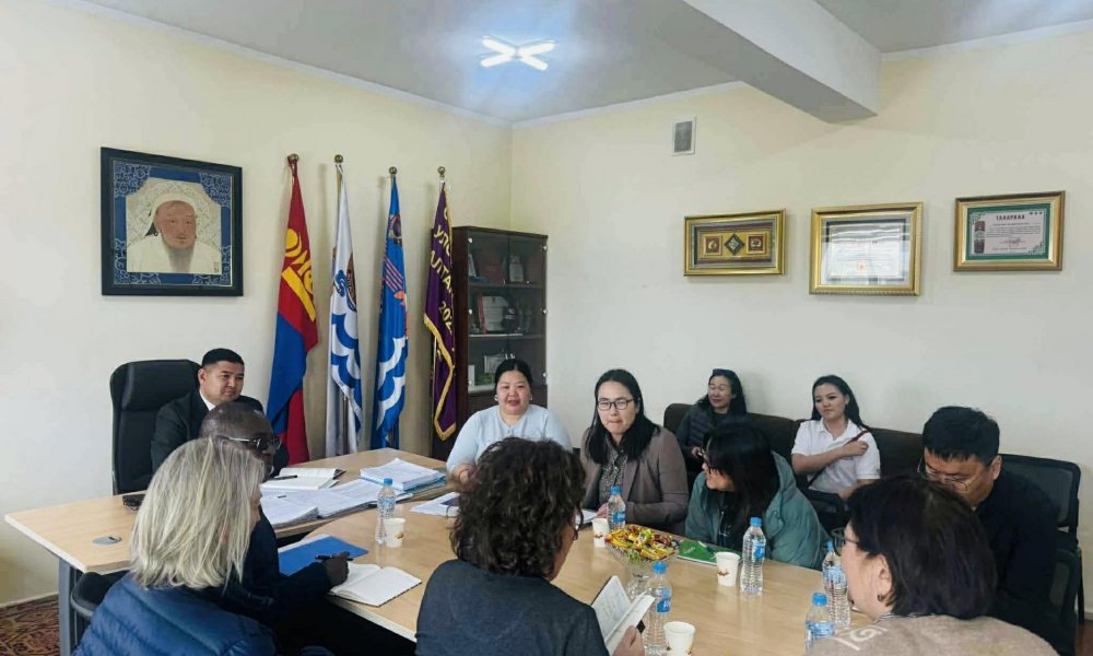 Монгол Улсад хэрэгжиж буй ДОХ болон Сүрьеэгийн үндэсний хөтөлбөрийн олон улсын үнэлгээний баг Сэлэнгэ аймагт ажиллаж байна.