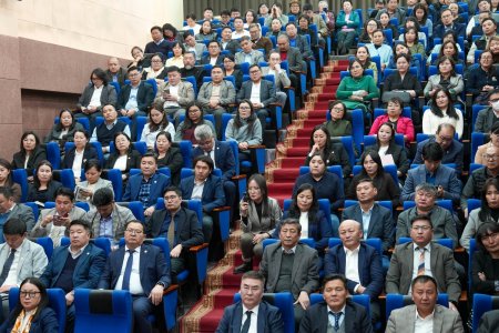 Эрдэмтэн, судлаачдаа дэмжиж ажиллахаа илэрхийлэв