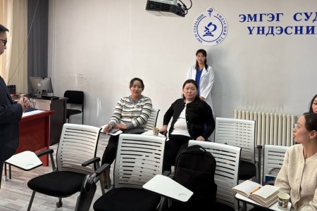 Дүүрэг, орон нутгийн эсийн эмгэг судлаач эмч, эс судлаач нарт зориулсан богино хугацааны давтан сургалт амжилттай болж өнгөрлөө.