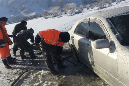 Мөс цөмөрч, гурван машин живжээ