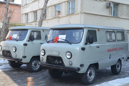 Хөвсгөл аймгийн 2 суманд түргэн тусламжийн автомашин гардуулж өглөө