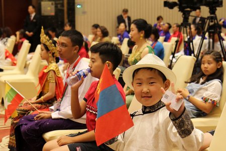 “Нэг бүс, нэг зам” олон улсын арга хэмжээнд нийслэлийн сурагчид оролцов