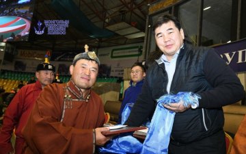 Ахмад бөхчүүдийн барилдаанд дархан аварга А.Сүхбат түрүүлэв