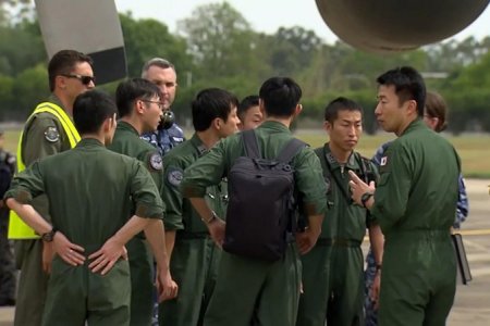 ЯПОНЫ ЦЭРГИЙНХЭН АВСТРАЛИЙН ТҮЙМРИЙГ УНТРААЛЦАХААР ИРЛЭЭ