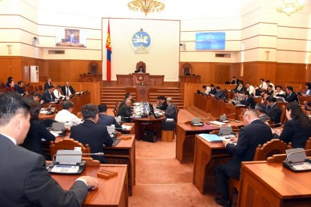 Түр хойшлуулсан хоёр саналын томьёоллоор санал хураалт явууллаа