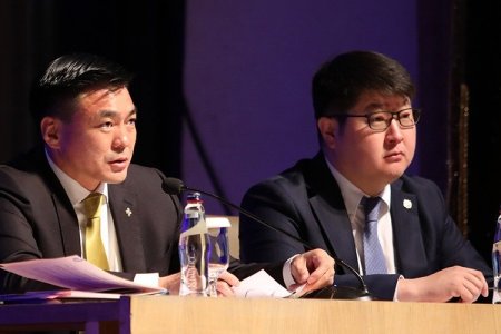 Төрийн албан хаагчийн ёс зүйг чанд баримталж, хүнд сурталгүй ажиллахыг нийслэлийн удирдах ажилтнуудад анхаарууллаа