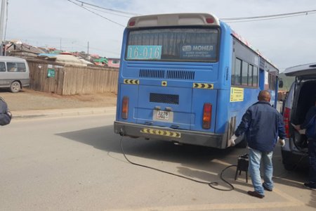 Нийтийн тээврийн үйлчилгээний автобуснуудад явуулын оношилгоо хийж байна