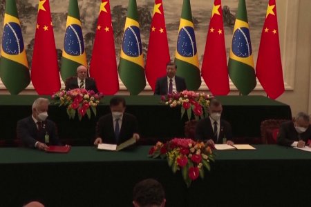 Өнгөрөгч бямба гарагт буюу 4-р сарын 15-нд БНХАУ-ын дарга Ши Жиньпин, Бразилын ерөнхийлөгч Лула Да Силваг хүлээн авч уулзжээ