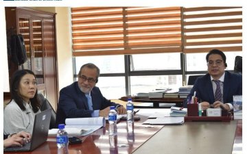 ДЭЛХИЙН БАНКНЫ БОЛОВСРОЛЫН САЛБАР ХАРИУЦСАН ЗАХИРАЛ, МЭРГЭЖИЛТНҮҮД МОНГОЛД АЖЛЫН АЙЛЧЛАЛ ХИЙЖ БАЙНА...