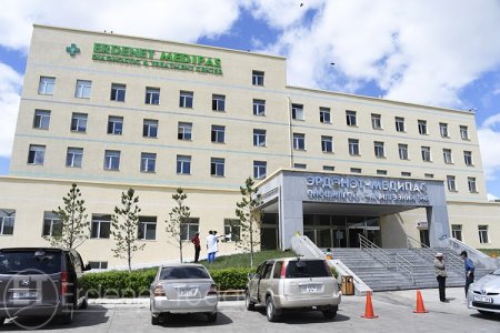 Үйлдвэрийн ажилчдад элэгний В вирусын эсрэг эм олгож эхэллээ 