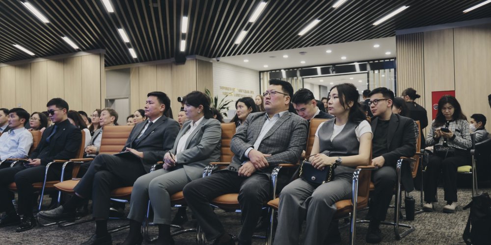   “Төрийн алба, албан хаагчдын хөрөнгө оруулагчтай харилцах стандарт”  долоо хоногийн арга хэмжээний  5 дахь өдөр амжилттай зохион байгууллагдаж өндөрлөлөө.