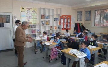 Оюуны оньс сургуулийн нийт сурагчид, эрдэмтэн багш нар, эцэг эхчүүддээ 2020-2021 оны хичээлийн шинэ жилийн баярын мэнд хүргэе.