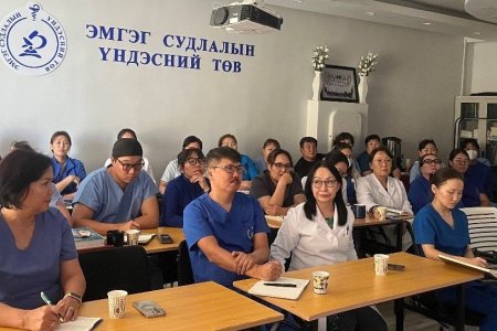 ЭМГЭГ СУДЛАЛЫН ҮНДЭСНИЙ ТӨВИЙН АЖИЛЧДАД АРХИВ, АЛБАН ХЭРЭГ ХӨТЛӨЛТИЙН ТАЛААР СУРГАЛТ ЗОХИОН БАЙГУУЛЛАА.