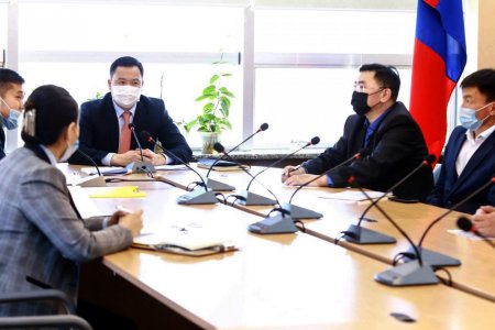 Нийтийн тээврийн ариутгал, халдваргүйжүүлэлтийг тогтмол хийж байна