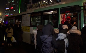 Энэ ондоо багтаан шинээр 590 автобус оруулж ирэхээр төлөвлөсөн ч төлөвлөгөөндөө хүрч чадсангүй