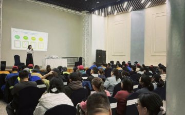 Сэлэнгэ аймгийн ЭМГ-н Хяналт шалгалтын хэлтсээс эрүүл ахуй, халдвар хамгааллын чиглэлээр танхимын сургалтыг үе шаттайгаар зохион байгуулж эхэллээ. 