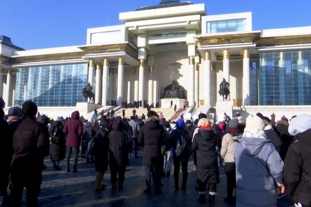 Иргэд үзэл бодлоо тайван замаар илэрхийлэх бүрэн эрхтэй