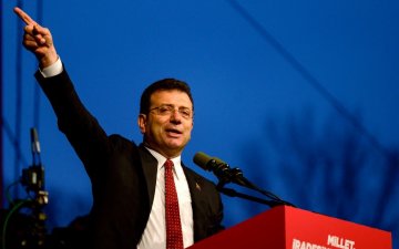 Туркийн шүүхээс Истанбул хотын захирагчид төрийн албан хаагчдыг доромжилсон хэргээр хоёр жилийн хорих ял оноожээ