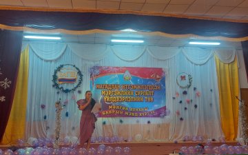 Нийт төгсөгчдөдөө баярын мэнд хүргэе