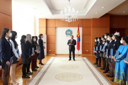 “Мөнх тэнгэрийн бичиг-2020” монгол уран бичлэгийн үзэсгэлэнгийн шилдгүүд тодорлоо