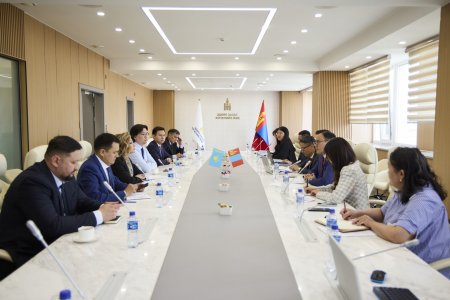Төрийн нарийн бичгийн дарга И.Батхүү Бүгд Найрамдах Казахстан Улсын Худалдаа, интеграцийн Тэргүүн дэд сайд Айжан Адиловна Бижановаг хүлээн авч уулзлаа