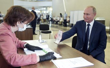 ОХУ-ын Үндсэн хуулийн өөрчлөлтийн асуудлаар иргэдийн дунд явуулсан санал асуулгын хуудсыг 100 хувь тоолж дуусжээ