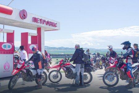 ПЕТРОВИС ГРУПП НИЙГМИЙН ХАРИУЦЛАГЫН ХҮРЭЭНД “RALLY FOR RANGERS” ХӨТӨЛБӨРИЙГ ЗУРГАА ДАХЬ ЖИЛДЭЭ ДЭМЖИН АЖИЛЛАА