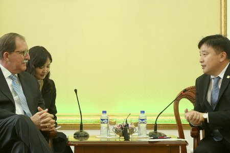 Азийн сангийн ерөнхийллөгчийг хүлээн авч уулзлаа. 